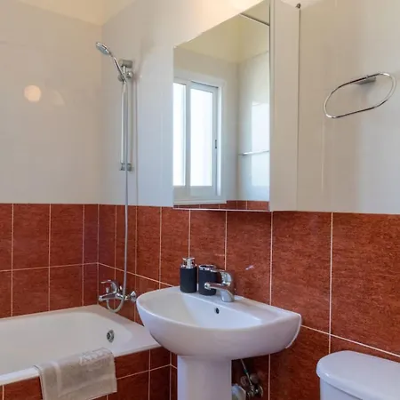 - 3br Romantic Retreat Near Coral Bay Peja