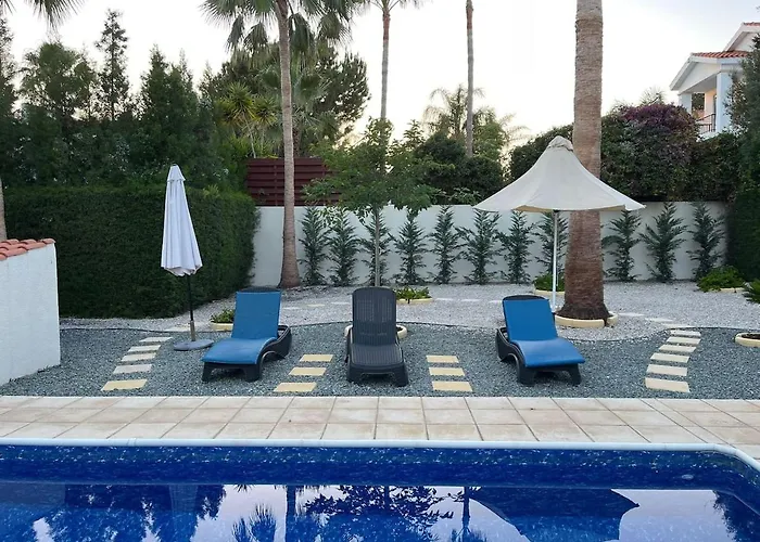 - 3br Romantic Retreat Near Coral Bay *