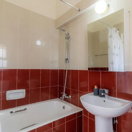 - 3br Romantic Retreat Near Coral Bay Ferienhaus