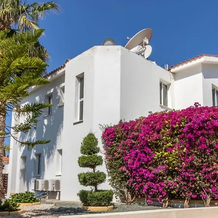 Ferienhaus - 3br Romantic Retreat Near Coral Bay