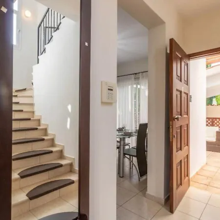 - 3br Romantic Retreat Near Coral Bay Holiday home Peyia