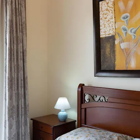 - 3br Romantic Retreat Near Coral Bay بيت للعطل