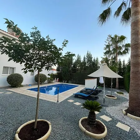 - 3br Romantic Retreat Near Coral Bay Ferienhaus Peyia