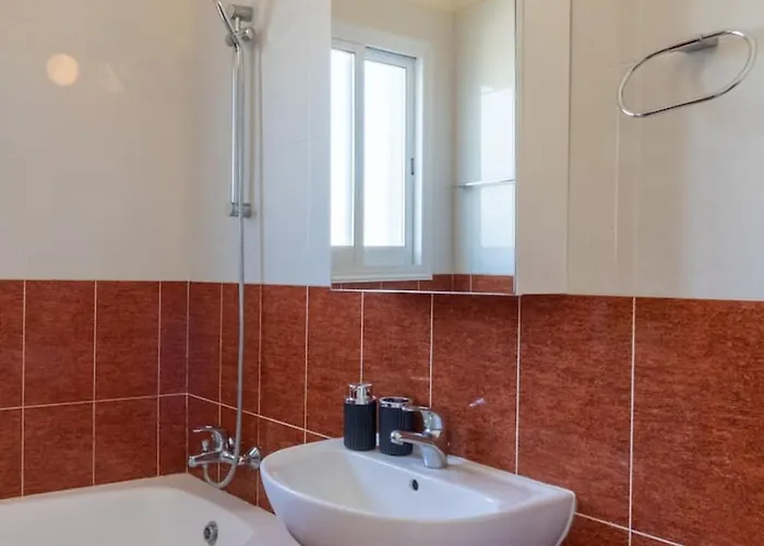 - 3br Romantic Retreat Near Coral Bay Pegeia