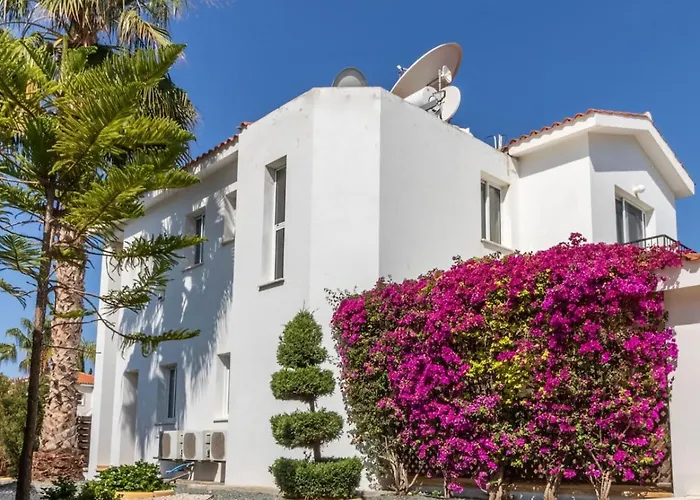 Holiday home - 3br Romantic Retreat Near Coral Bay