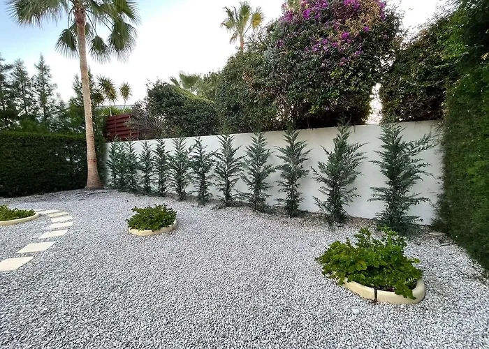 - 3br Romantic Retreat Near Coral Bay