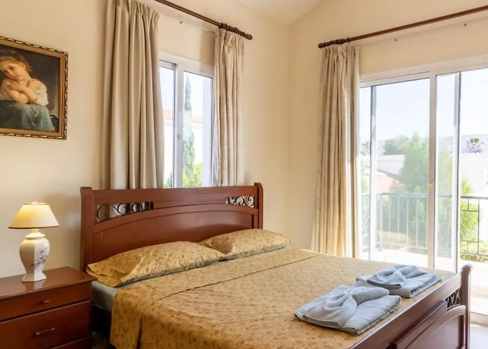 - 3br Romantic Retreat Near Coral Bay