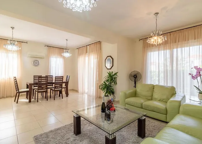 - 3br Romantic Retreat Near Coral Bay *